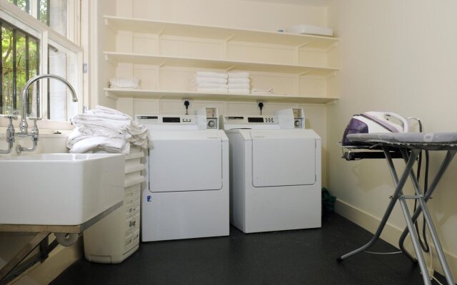 West End Hotel - Hostel