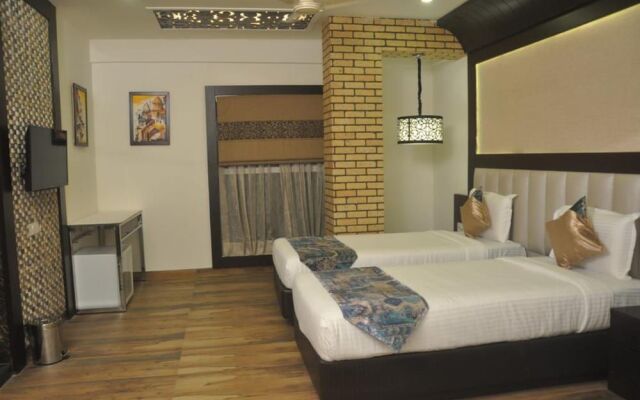 Hotel Ivory Inn