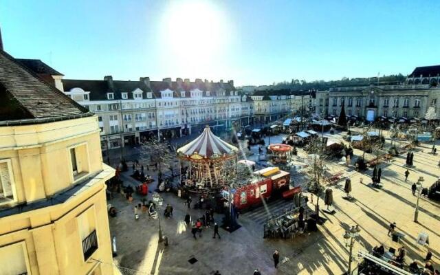 F2 avec sauna, vue d'exception place de la mairie