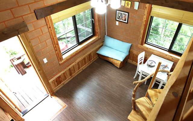 Yangyang Bidanhyang Komu Pension