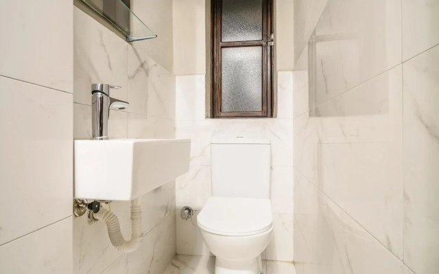 Convenient Flat w Garden 10 min to Galataport