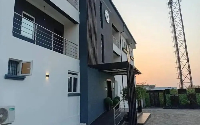 Exquisite Apartments By Signature