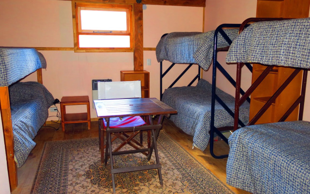 Hostel y Camping Los Coihues