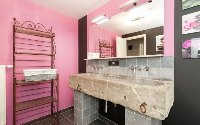 Magnificent Character Cottage with Spa Tub near Marche-en-Famenne