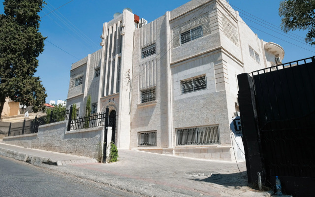 Dali House