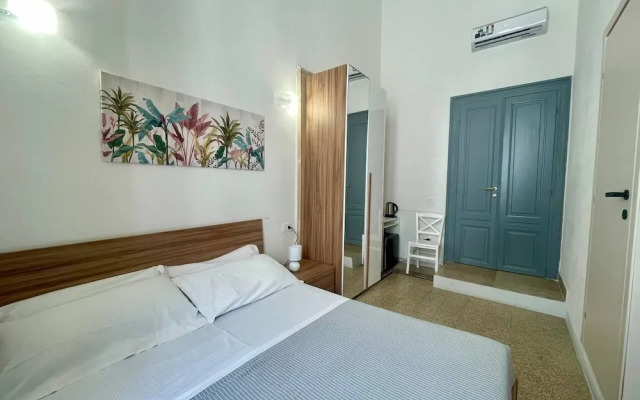 Onlyrooms V - Central & Train Station