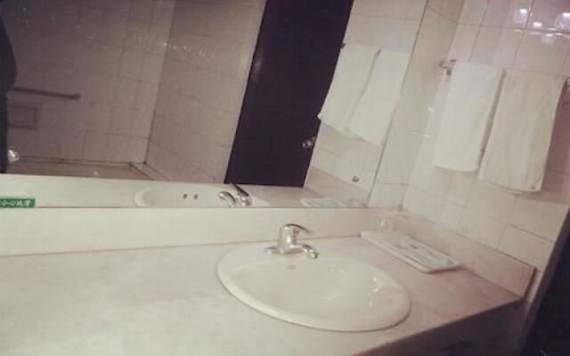 Seaside No. 4 Business Hotel- Dalian