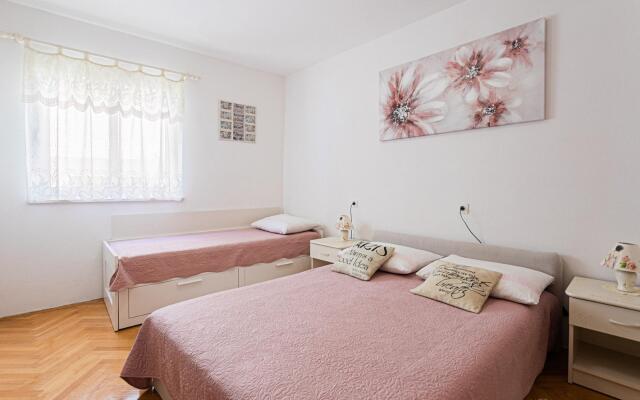 Anki - 15 m From sea - A2