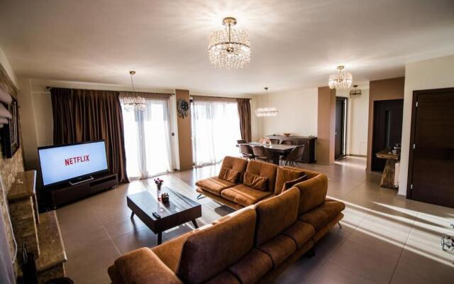 Villa Alexandros - Four Seasons