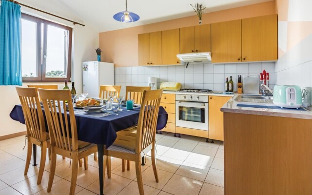 Beautiful Home in Vinkuran With Wifi and 2 Bedrooms