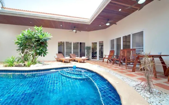 Pratumnak Pool Villa 1C