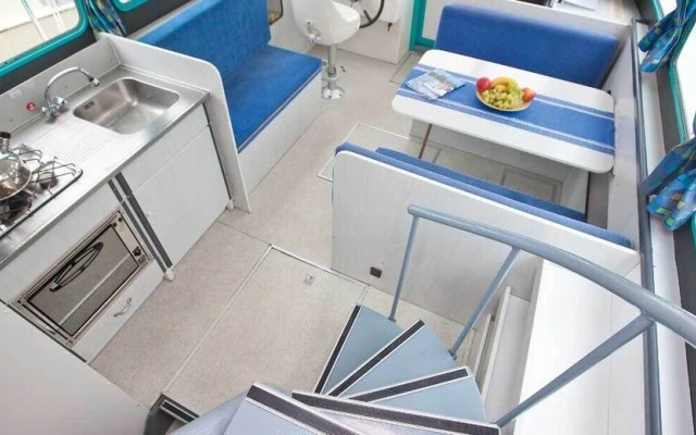 Boats & Yachts at Zehdenick Harbor by Kuhnle‑Tours