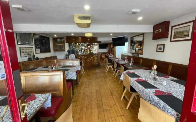 The Shipwright Inn