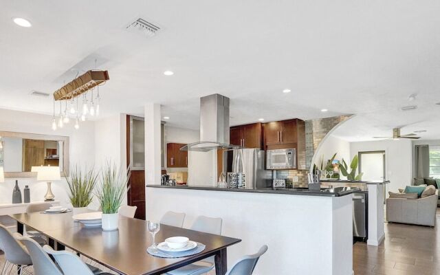 Stunning Waterfront 3BR with Heated POOL