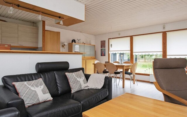 Relaxing Holiday Home in Højby Near Sea