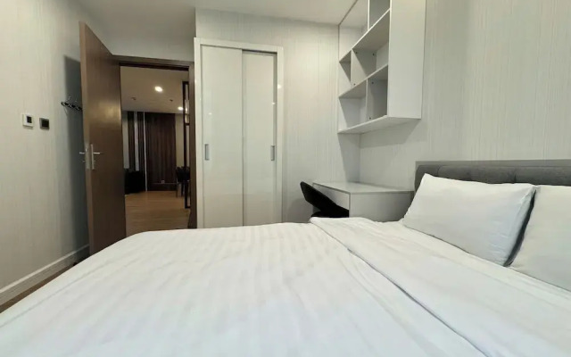 Luxury Apartment in Vinhomes Metropolis