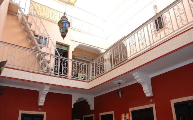 Red Castle Hostel - Backpacker