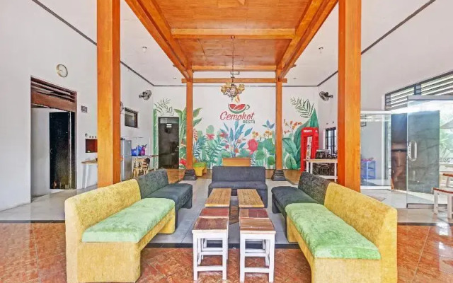 OYO 90446 Hotel Pajang Indah