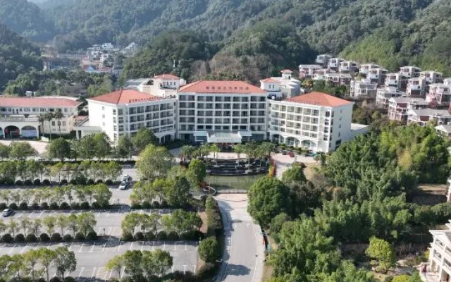 Xihai Hot Spring Holiday Hotel