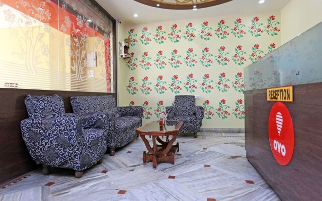 OYO 12133 Hotel Shanti
