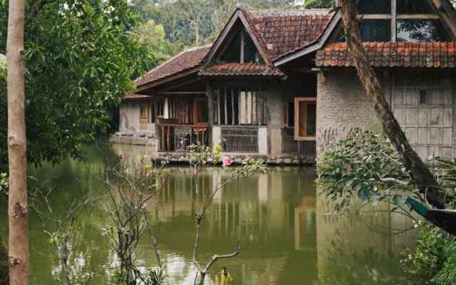 Sapulidi Cafe, Resort & Gallery