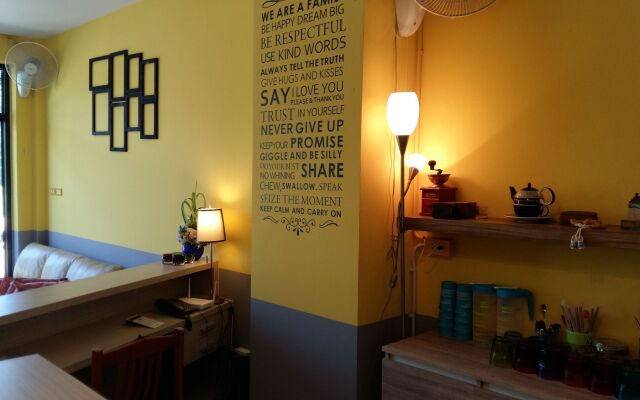 M Hostel Lanta