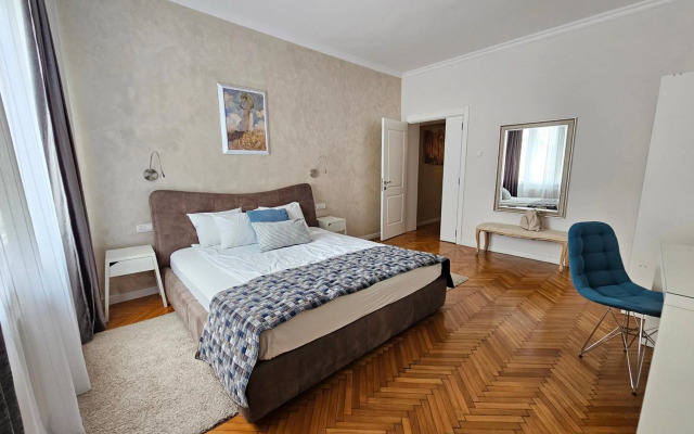 Urban Downtown Apartment