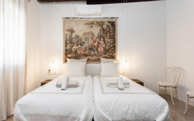 Home2Book Stunning Design House Arafo