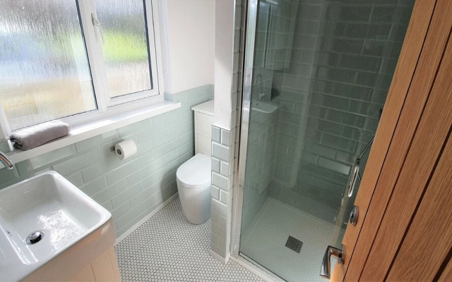 Swallows Croyde 3 Bedrooms, Sleeps 6, Beach Chalet