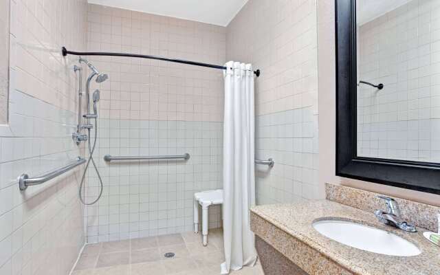 Super 8 by Wyndham Galveston