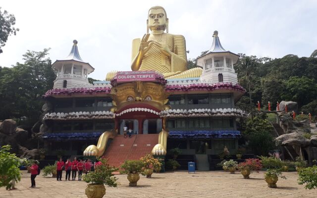 Sigiri Hibiscus Villa