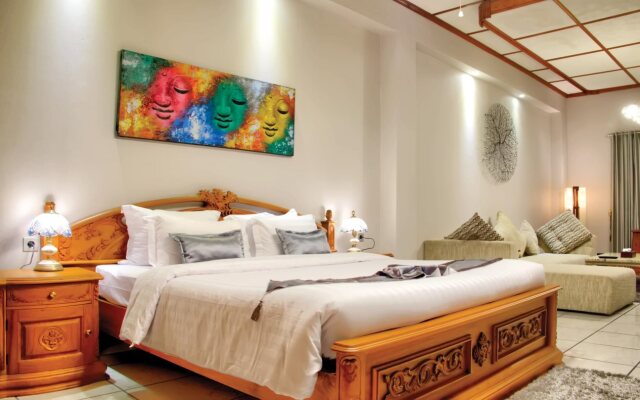 Raintree Boutique Villa & Gallery