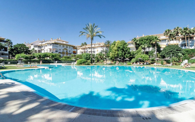 DN11-2 bedroom apartment close to Puerto Banus