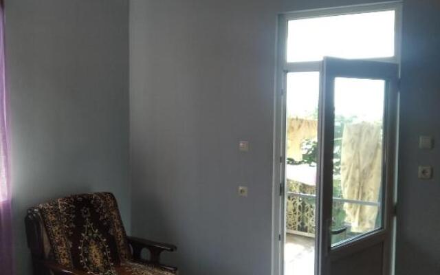 Roin Guest House