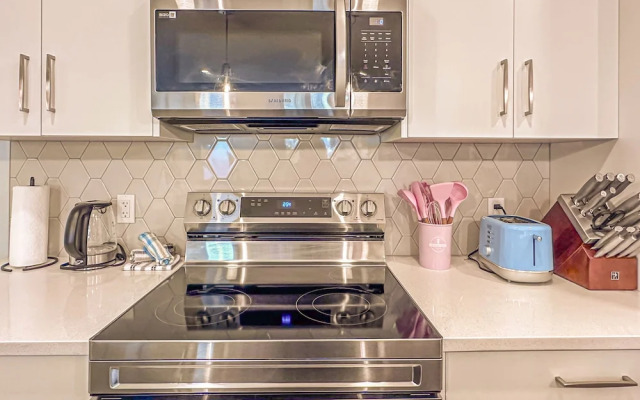 Skyline 102 Mountain View Townhouse-AC-Heated Pool; Hot tub