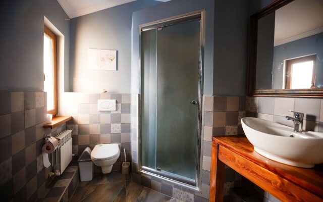 Mountain Road Hostel