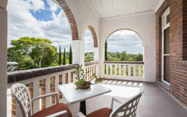 Cumquat House