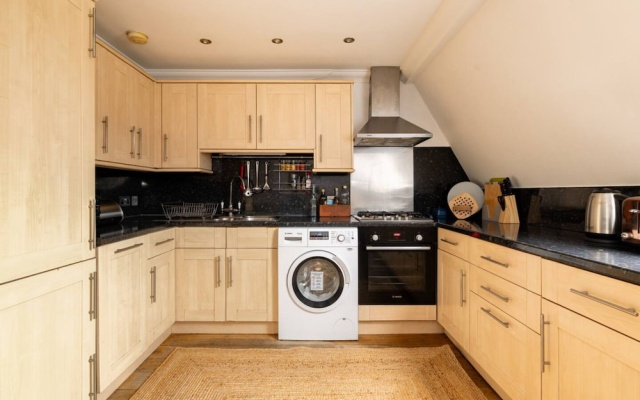 Your Home Away Newly Refurbished 3BR in Wandsworth