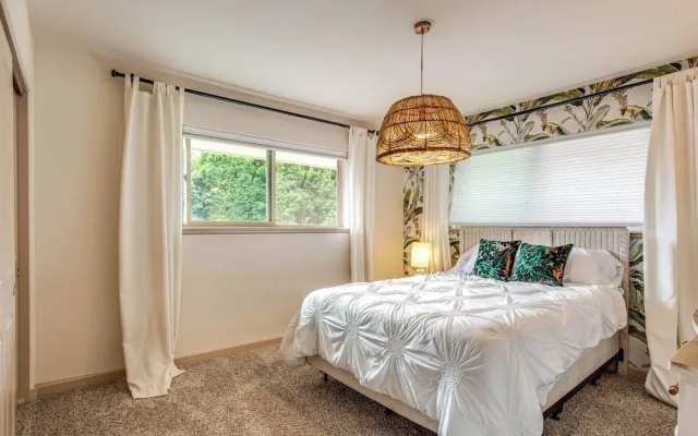 Lake Spanaway Retreat: Home w/ Private Beach!
