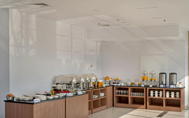 Whiz Prime Hotel Megamas Manado