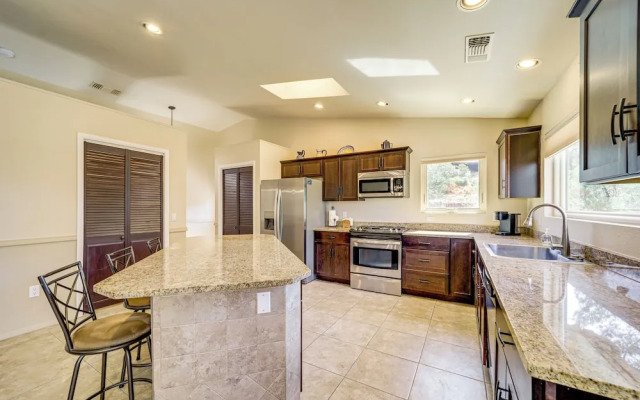Hot Tub & Game Room: Scenic Sedona Home!
