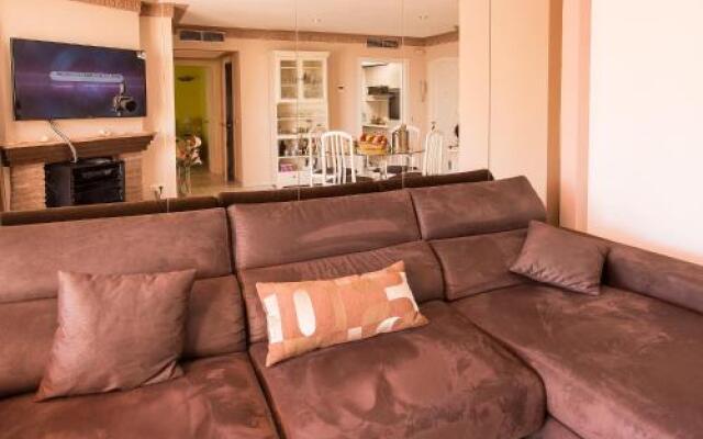 Apartamentos Puerto Marina Beach