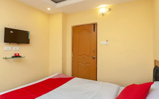 Hotel Gayathri Grand by OYO Rooms