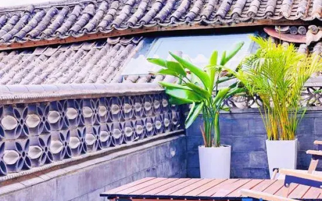 Nuodeng Banshan Courtyard Chinese Inn