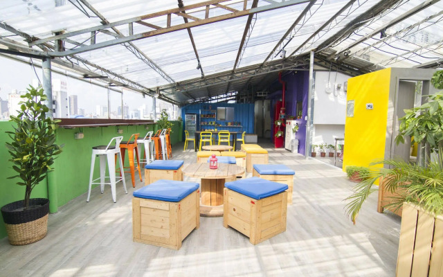 Uno Backpackers Inn
