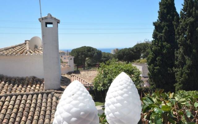 Beautiful 4-Bed det villa private pool sea views