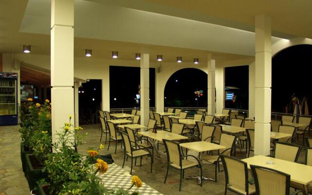Dennys Inn