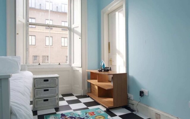 Spacious 4BD Terraced Flat - Edinburgh Old Town