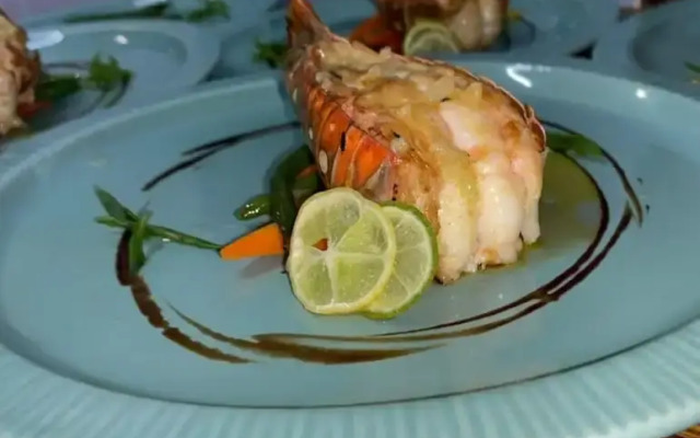 Charming Sea View Town House Chef Driver Optional