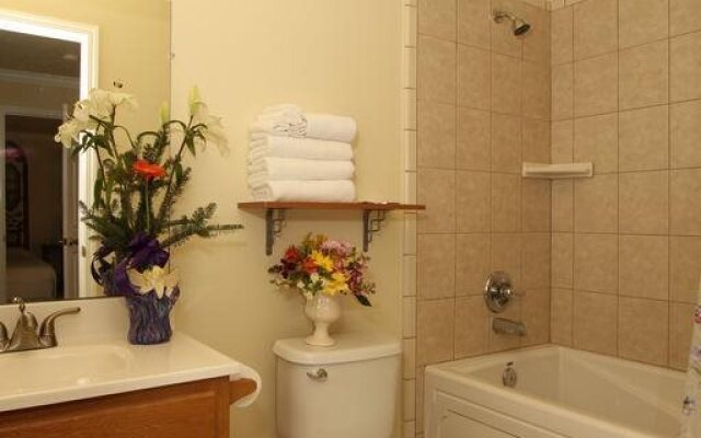 Monterey Fireside Lodge